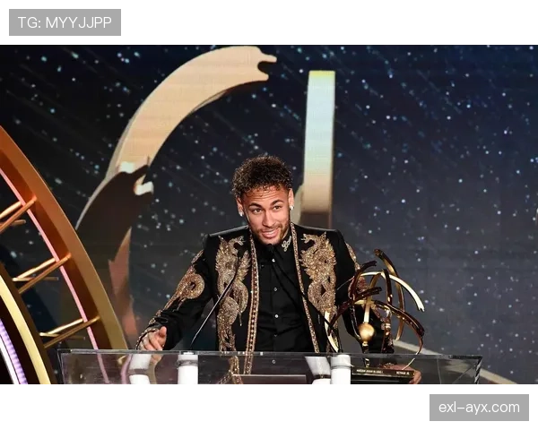 阿什拉夫荣膺法甲赛季最佳球员，出色表现引爆全球关注