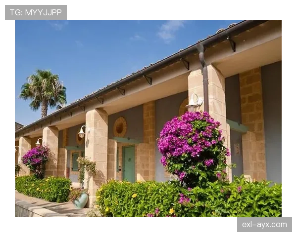 维纳斯大姐这阵子生活真奢华，豪车别墅都不像运动员日常了吧